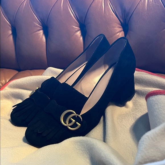 Gucci Black Heels with Gold Accent - Picture 2 of 7